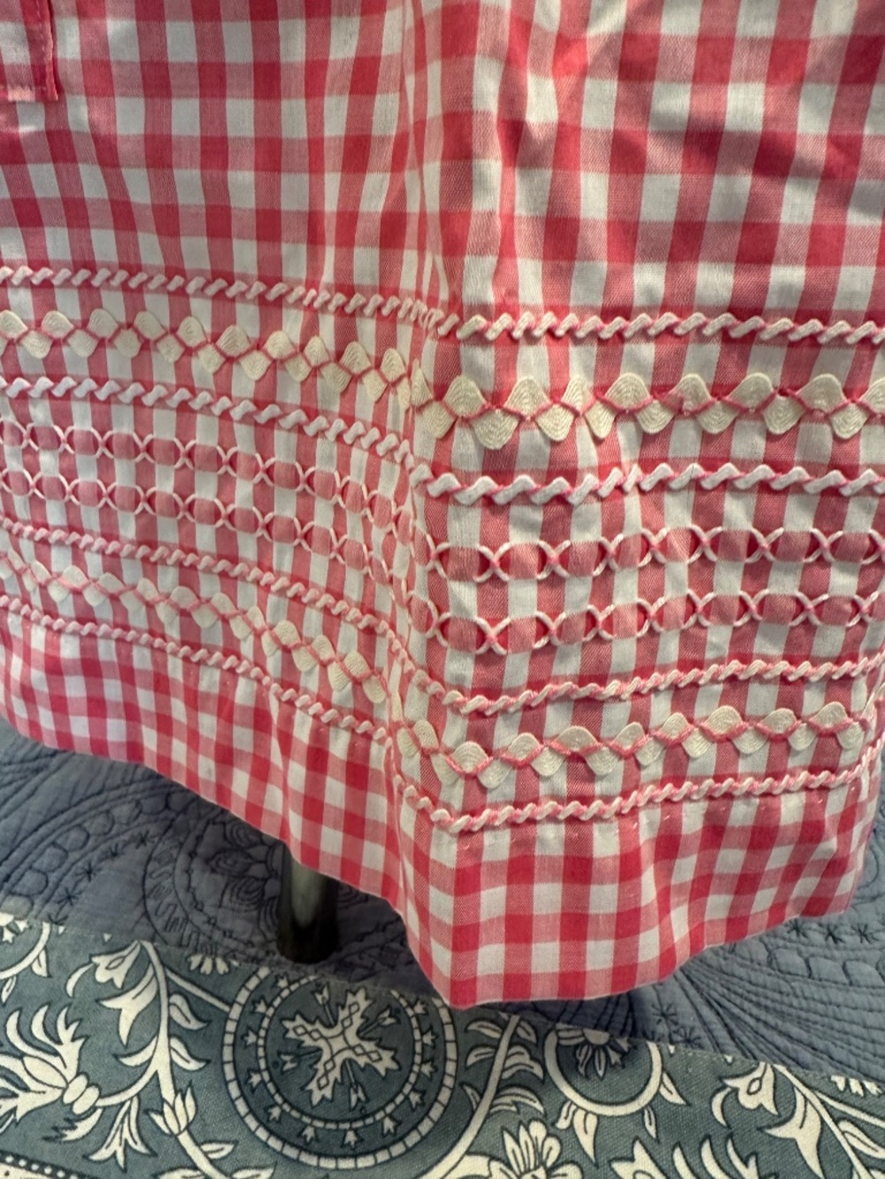 VINTAGE PINK GINGHAM EMBROIDERED APRON - Picture 3 of 6